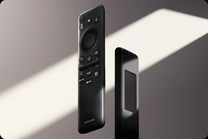 Samsung QA83S90F trang bị điều khiển từ xa sạc bằng ánh sáng mặt trời