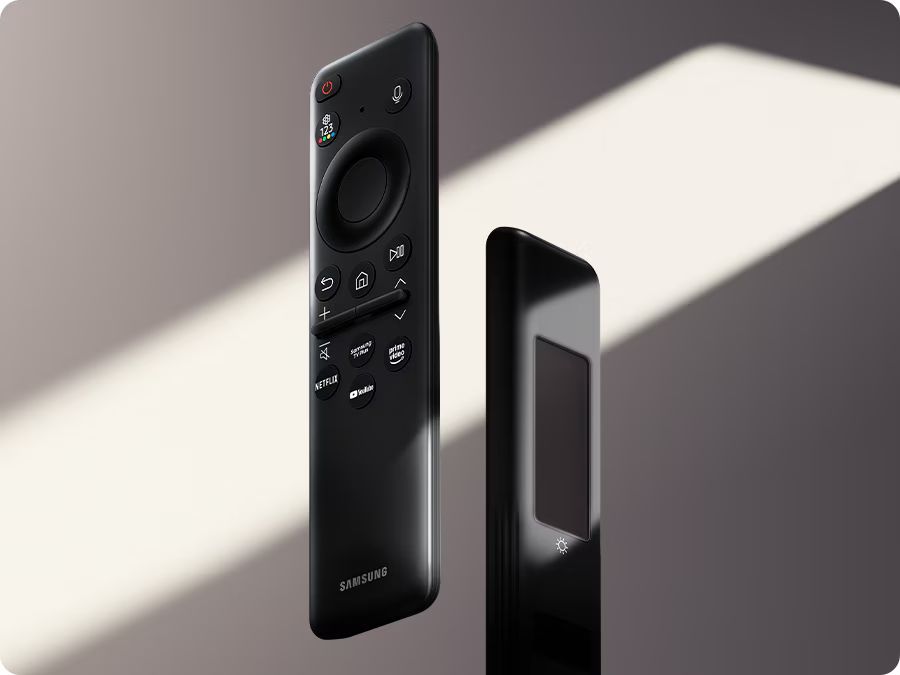 Điều khiển remote còn sở hữu nhiều tính năng thông minh như: micro tích hợp, trợ lý giọng nói...