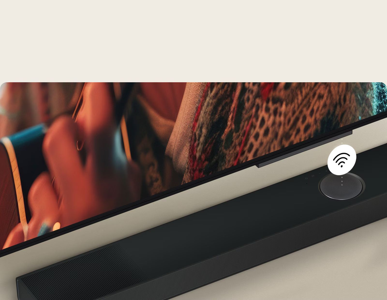 Công nghệ WOWCAST cho phép bạn kết nối tivi với soundbar mà không phải sử dụng tới dây