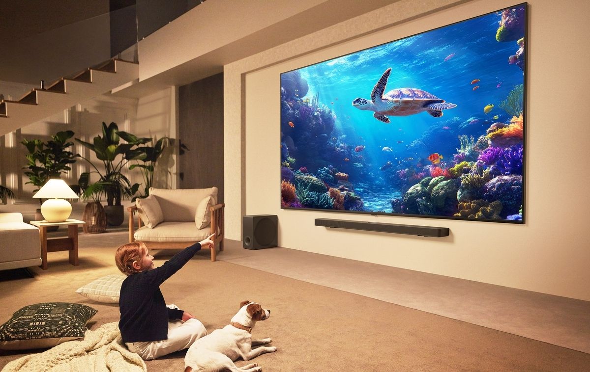 Chiếc màn hình Ultra Big TV cỡ lớn có khả năng trình chiếu mọi nội dung