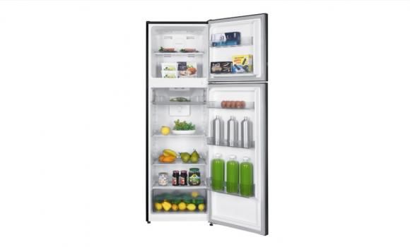 Tủ có dung tích sử dụng 247 lít với khay kính cường lực bền bỉ 