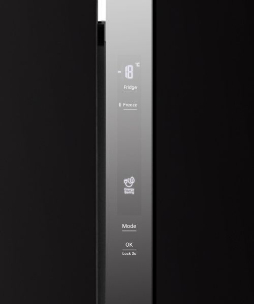 Tổng kho điều hòa, điện máy miền Bắc tại Hà Nội Bảng điều khiển thiết kế ngay phía ngoài mặt tủ