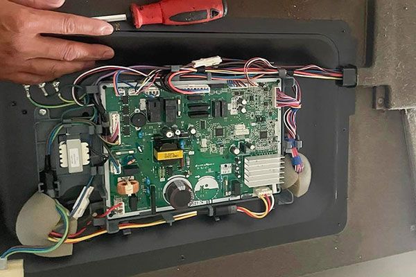 Do bo mạch điều khiển