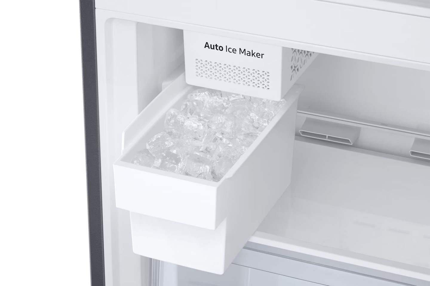 Tổng kho điều hòa, điện máy miền Bắc tại Hà Nội Trang bị hệ thống làm đá tự động