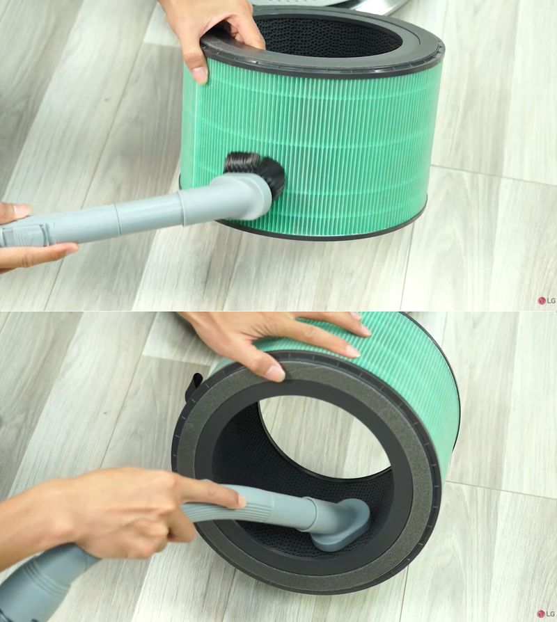 Tổng kho điều hòa, điện máy miền Bắc tại Hà Nội Tiến hành vệ sinh bộ lọc