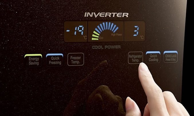 Tủ lạnh Hitachi Inverter 382 lít R-FWB475PGV2 (GBW), bảng điều khiển hiện đại