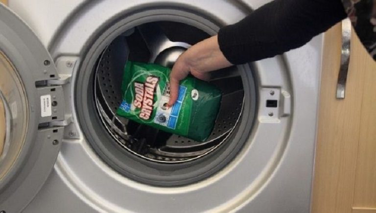 thinh-phat-Vệ sinh lồng máy giặt bằng chất tẩy rửa chuyên dụng