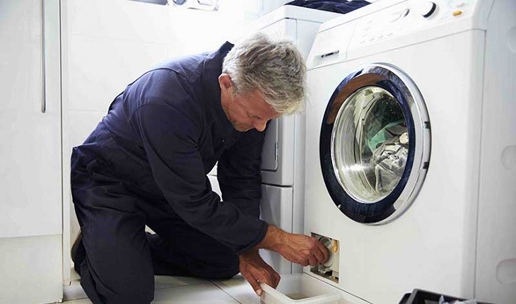 Máy giặt không vắt do hệ thống đường dẫn nước đầu vào, đầu ra bị tắc hoặc hỏng
