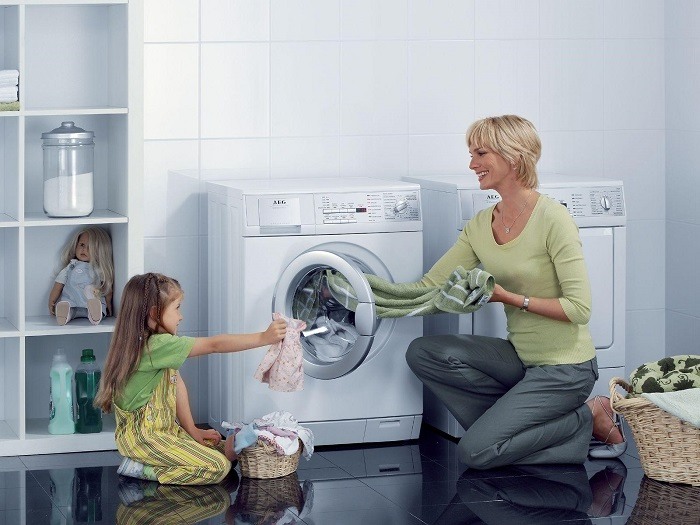 [7] cách vệ sinh máy giặt cửa ngang an toàn, đơn giản tại nhà