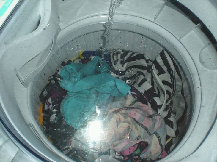 Nguyên nhân và cách khắc phục lỗi tắt máy giặt mà nước vẫn chảy