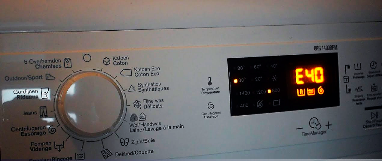 Máy Giặt Electrolux Báo Lỗi E40? Nguyên Nhân Và Cách Khắc Phục