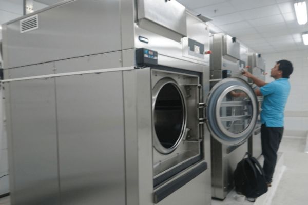 Tìm hiểu về máy giặt sấy công nghiệp là gì? Ưu và nhược điểm
