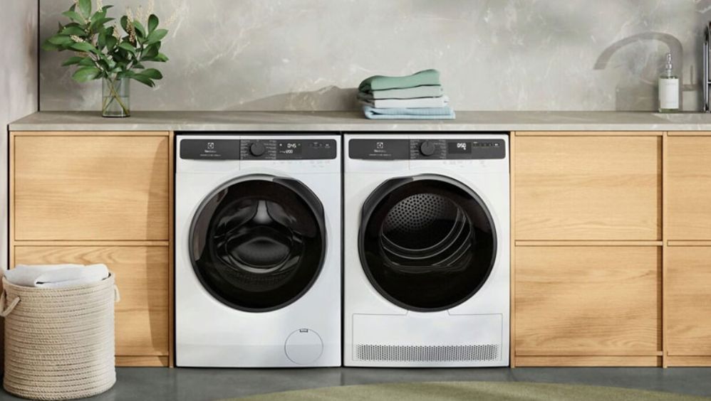 Electrolux EWF1023P5WC thuộc dòng cửa trước sở hữu tone màu trang nhã