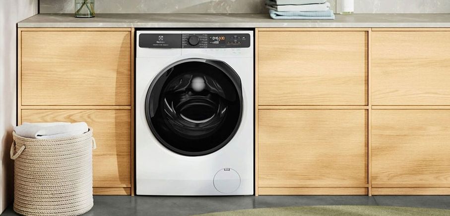 Máy giặt sấy Electrolux EWW1123P5WC sở hữu tone màu trắng cao cấp, thanh lịch