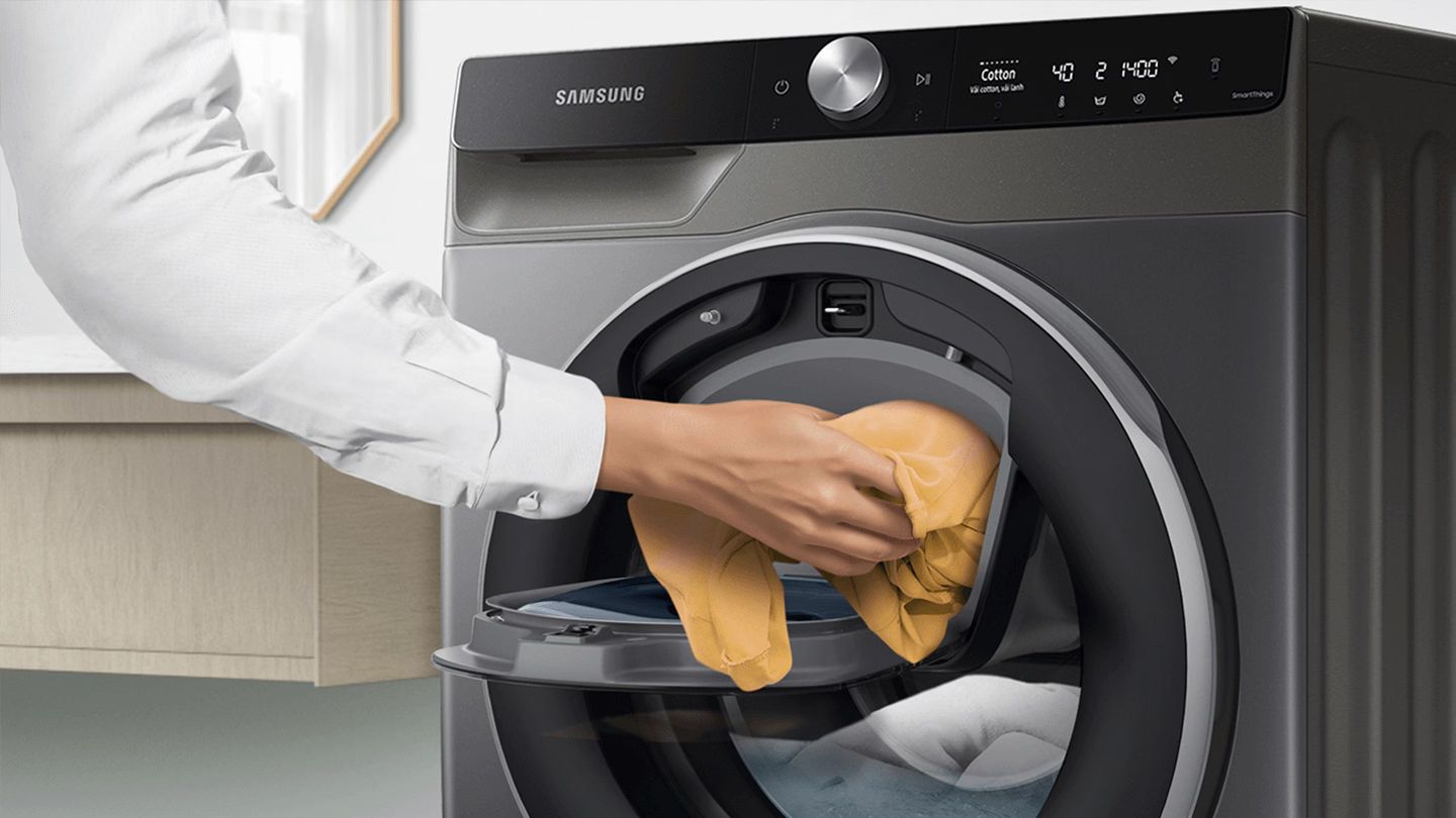 Add Wash™ là cửa phụ thông minh đã được trang bị trên máy giặt Samsung thế hệ mới