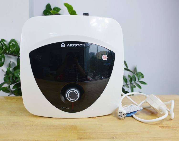 Bình Nóng Lạnh Ariston 6L Mini: Giá Bán Và Thông Số