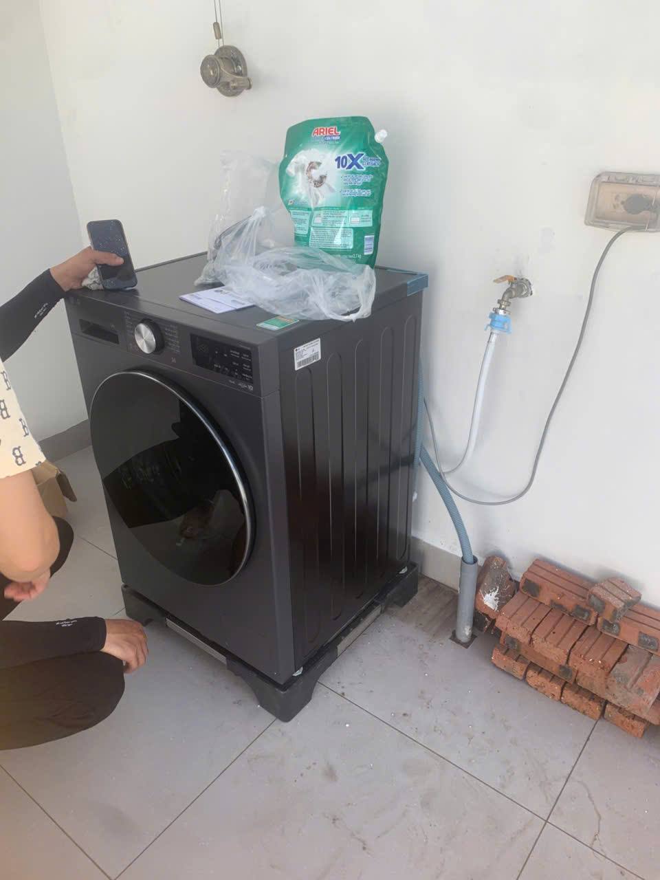 lắp đặt máy giặt LG thực tế tại nhà 